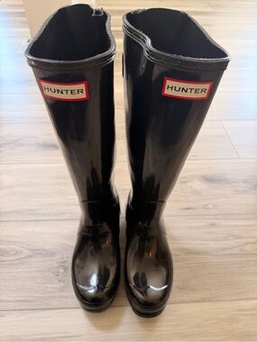 Hunter Original Tall Gloss Rain Boots – Women’s Size US 5 / UK 3 / EU 36